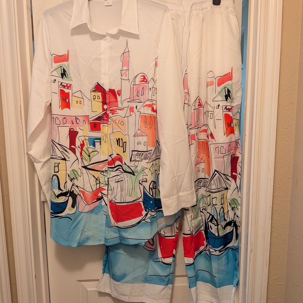 Colorful Painted City Print Two-Piece Set - White, Red, Blue (Tall)